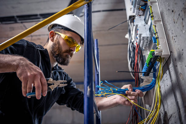 Best Best Electricians Near Me  in Tri City, OR