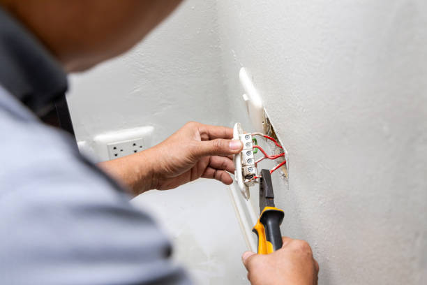 Best 24-Hour Electrician  in Tri City, OR
